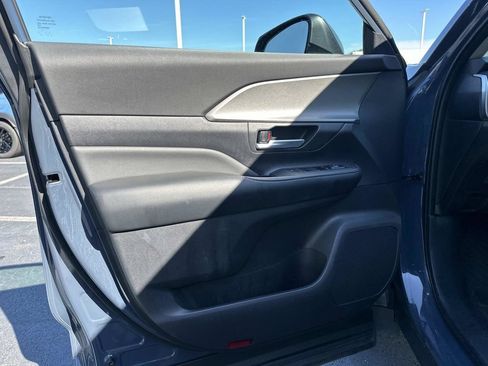 Used 2025 Toyota Grand Highlander FWD image 22