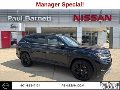 Used 2023 Volkswagen Atlas SE w/ Black Wheel Package