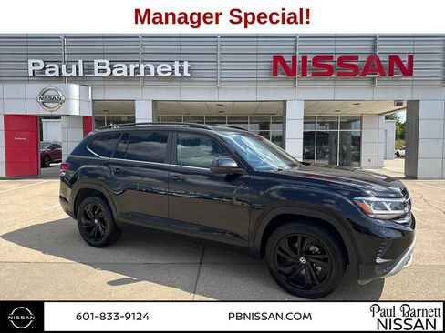Used 2023 Volkswagen Atlas SE w/ Black Wheel Package FWD image 1