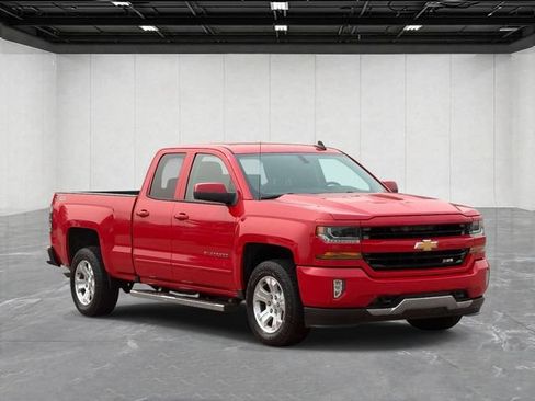 Used 2017 Chevrolet Silverado 1500 LT w/ All Star Edition AWD/4WD image 3