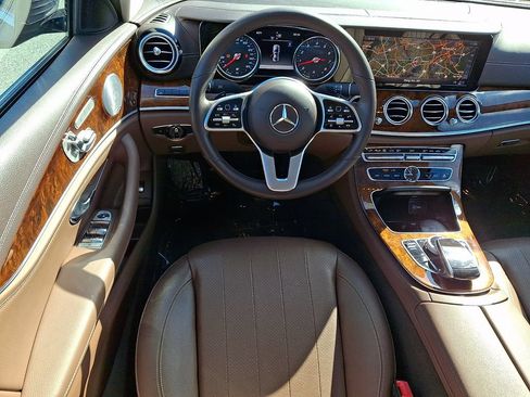 Used 2019 Mercedes-Benz E 300 4MATIC image 11