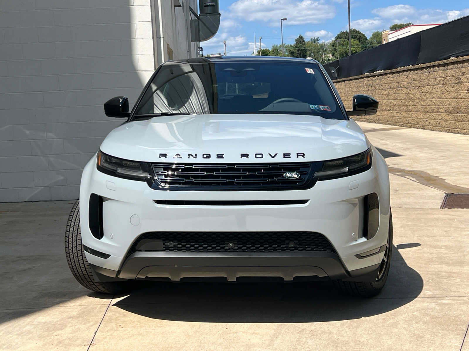 Used 2025 Land Rover Range Rover Evoque S AWD/4WD image 2