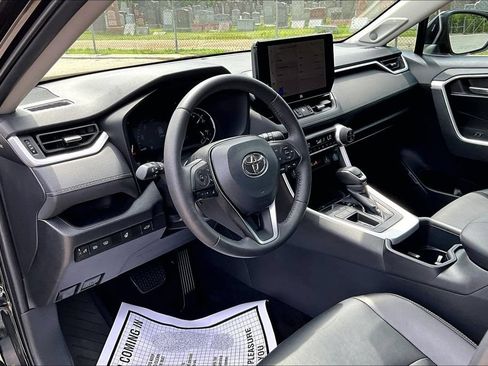Used 2023 Toyota RAV4 XLE Premium FWD image 13