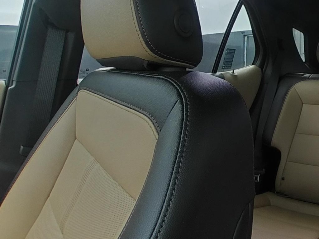 Used 2023 Chevrolet Equinox Premier FWD image 9