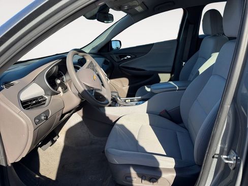 Used 2023 Chevrolet Malibu LT image 9