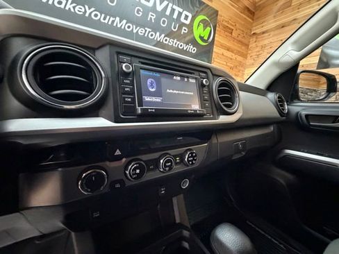 Used 2016 Toyota Tacoma SR5 w/ SR5 Appearance Package (SN) AWD/4WD image 18
