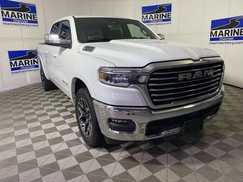 Used 2025 RAM 1500 Laramie AWD/4WD image 1