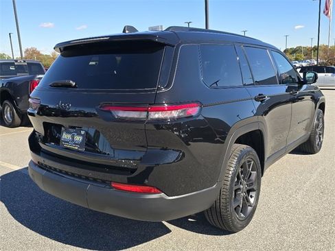 New 2025 Jeep Grand Cherokee L Limited image 3