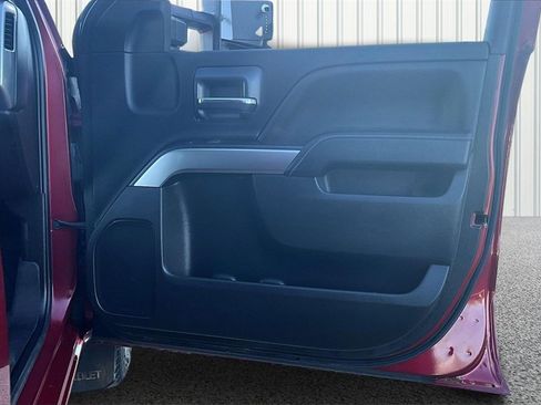 Used 2018 Chevrolet Silverado 1500 LT image 25