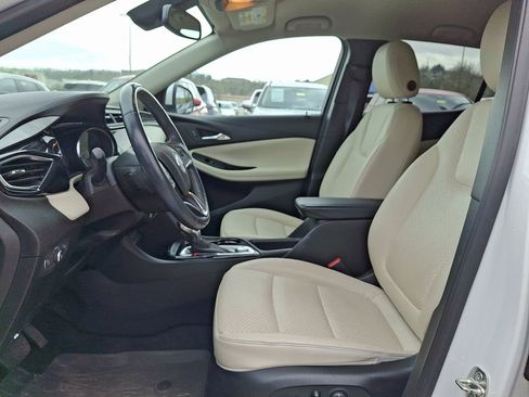 Used 2021 Buick Encore GX Essence w/ Sport Touring Package FWD image 13