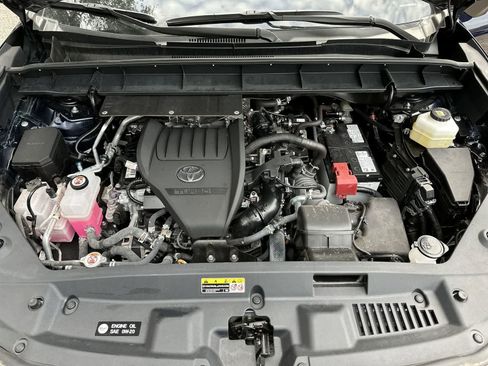 Used 2024 Toyota Highlander LE image 9
