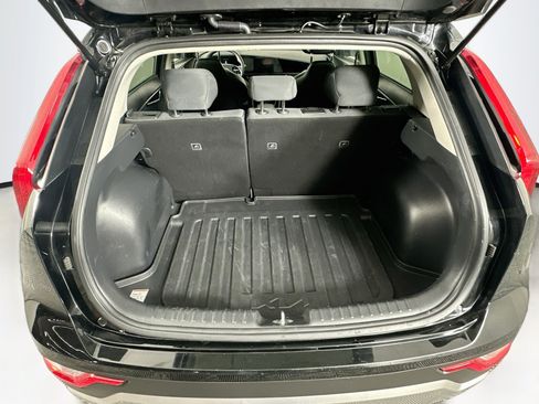 Used 2023 Kia Niro LX FWD image 28