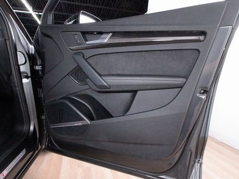 Used 2021 Audi SQ5 Prestige w/ Prestige Package image 31