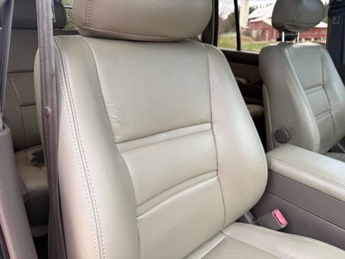 Used 1996 Toyota Land Cruiser image 76