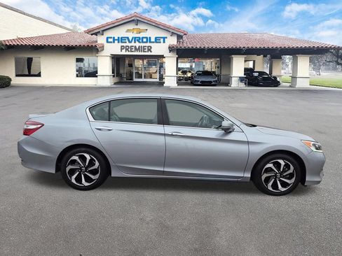 Used 2017 Honda Accord EX-L image 9