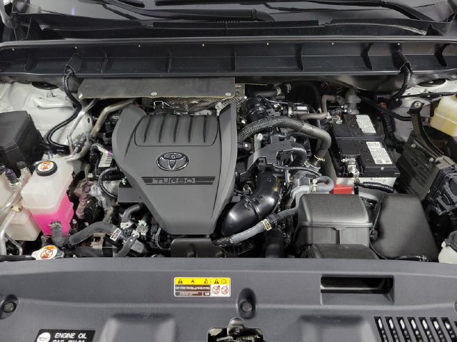 Used 2024 Toyota Highlander LE FWD image 13