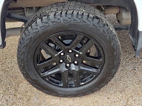 Used 2025 Chevrolet Silverado 1500 LT Trail Boss w/ Protection Package AWD/4WD image 6