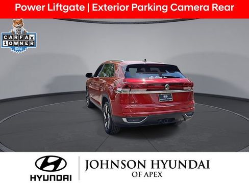 Used 2024 Volkswagen Atlas Cross Sport SE w/ Panoramic Sunroof Package FWD image 7