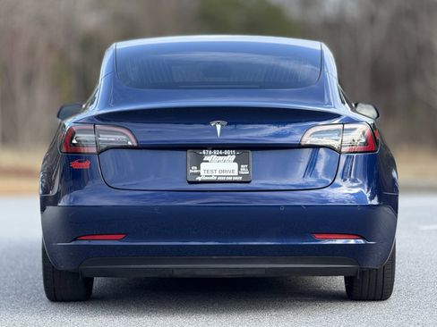 Used 2020 Tesla Model 3 Standard Range Plus image 5