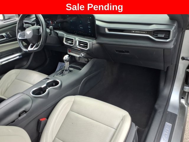 Used 2024 Ford Mustang Convertible RWD image 11