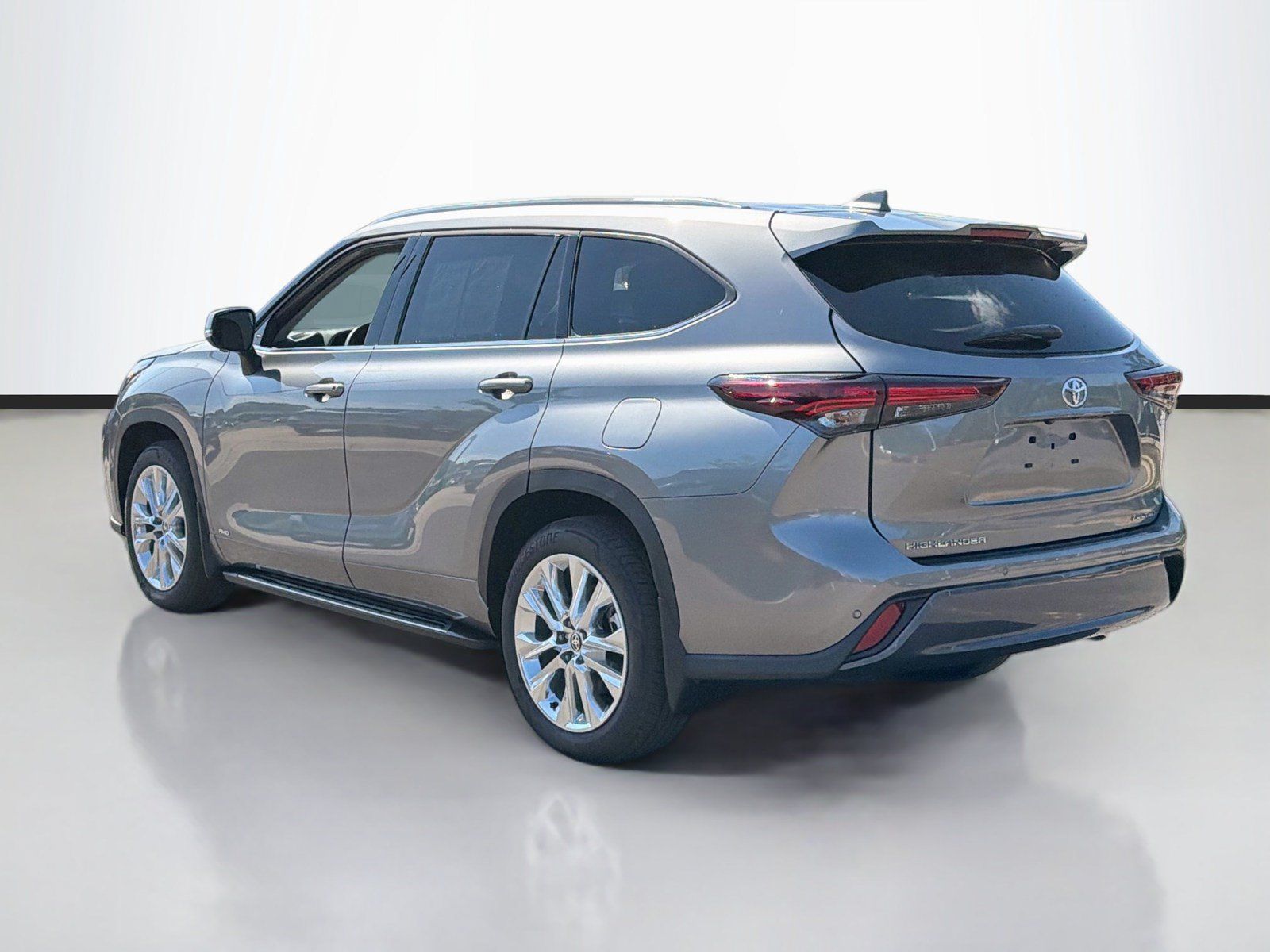 Used 2026 Toyota Highlander Limited AWD/4WD image 7