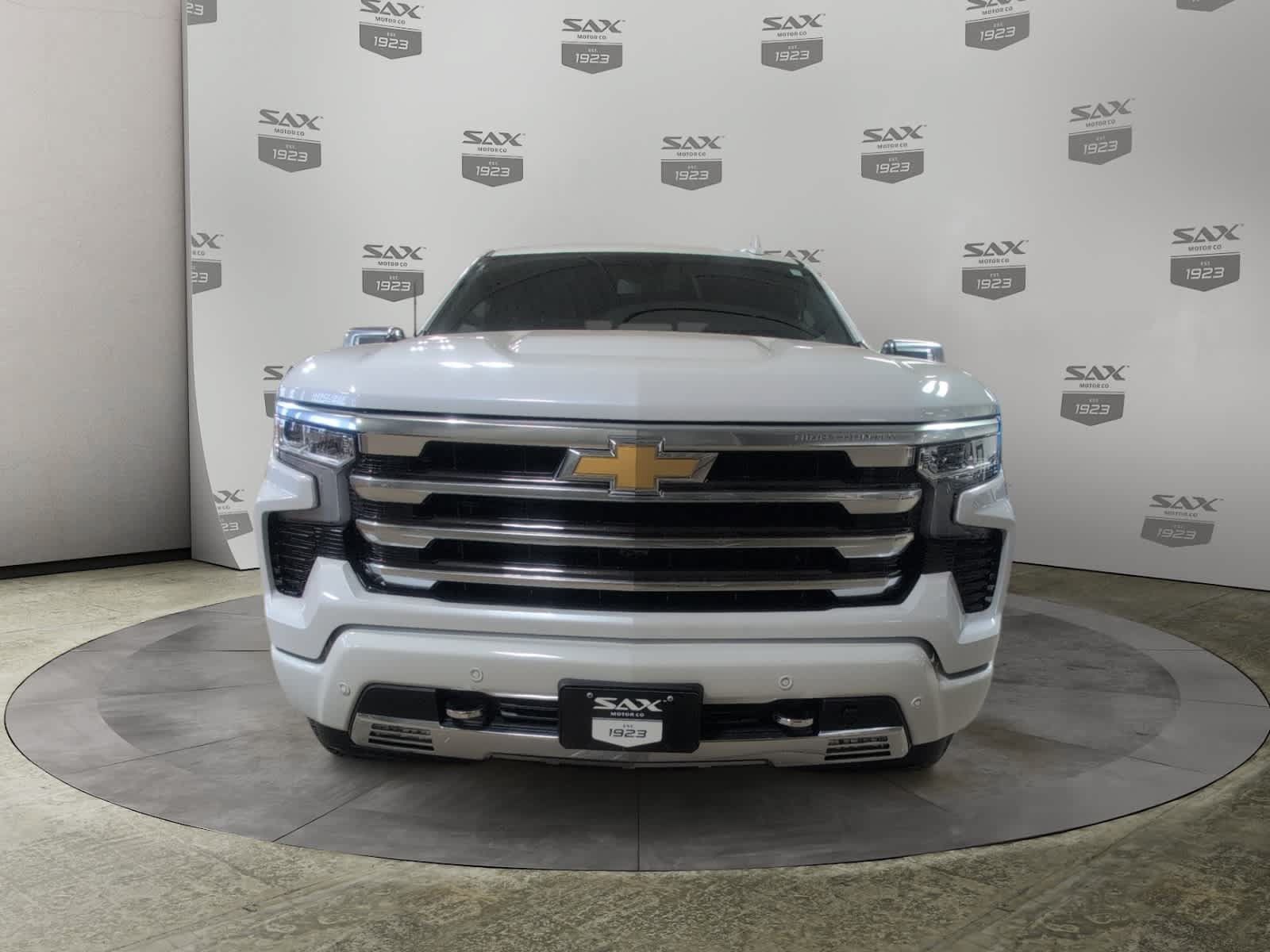 Used 2023 Chevrolet Silverado 1500 High Country AWD/4WD image 8