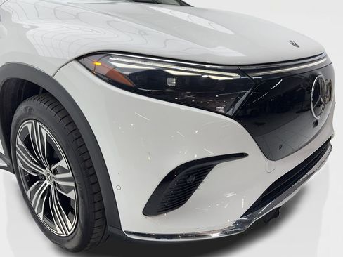 Used 2023 Mercedes-Benz EQS 450+ SUV image 3