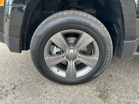 Used 2017 Jeep Patriot Sport w/ Power Value Group AWD/4WD image 26