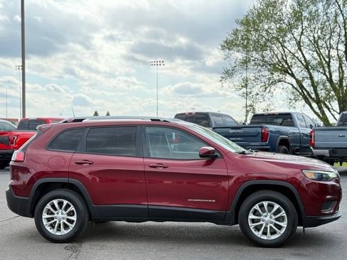 Used 2020 Jeep Cherokee Latitude w/ Cold Weather Group AWD/4WD image 35
