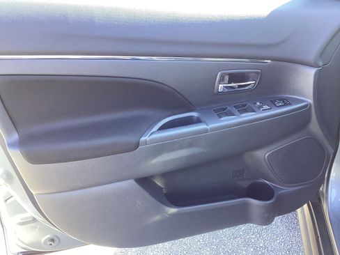 Used 2025 Mitsubishi Outlander Sport ES image 15