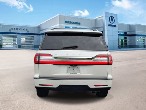 Used 2018 Lincoln Navigator Select w/ Cargo Package RWD image 5