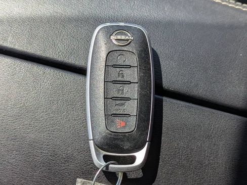 Used 2024 Nissan Rogue SV FWD image 33