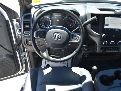 Used 2024 RAM 5500 Tradesman w/ Chrome Appearance Group AWD/4WD image 18