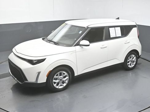 Used 2024 Kia Soul LX w/ Option Group 015 FWD image 44