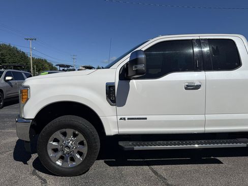 Used 2017 Ford F250 Lariat w/ Chrome Package AWD/4WD image 5