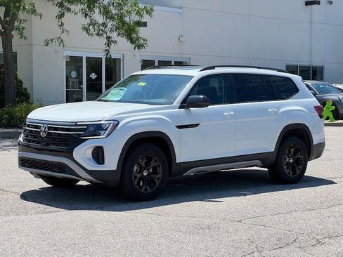 New 2026 Volkswagen Atlas Peak Edition image 8