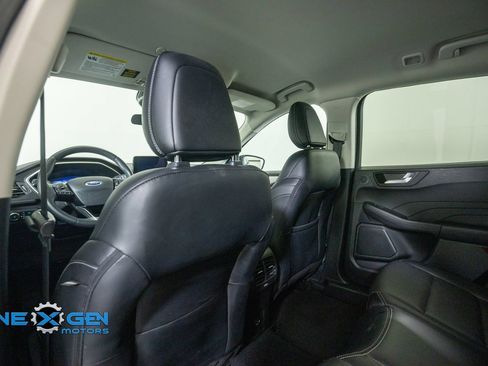 Used 2021 Ford Escape SEL w/ Technology Package AWD/4WD image 29