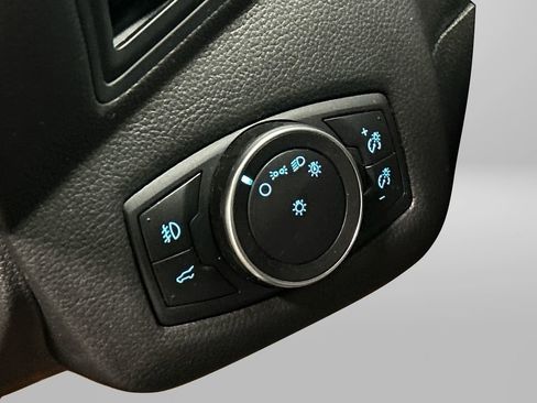 Used 2019 Ford Escape SE image 35