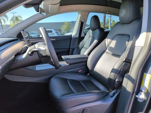 Used 2023 Tesla Model Y Long Range image 16