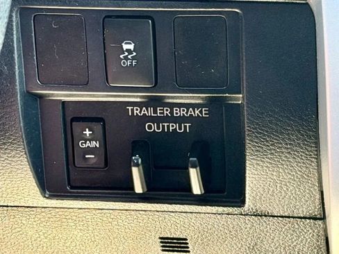 Used 2018 Toyota Tundra SR5 image 22