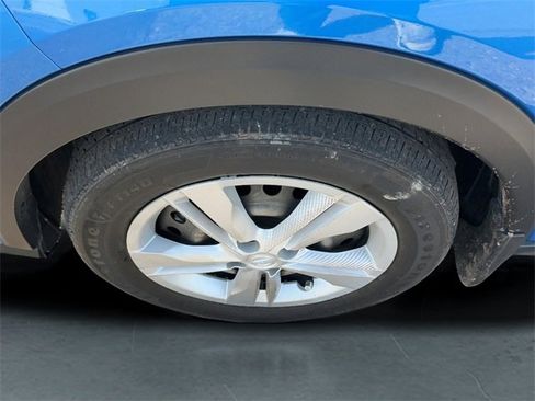 Used 2023 Nissan Kicks S image 9