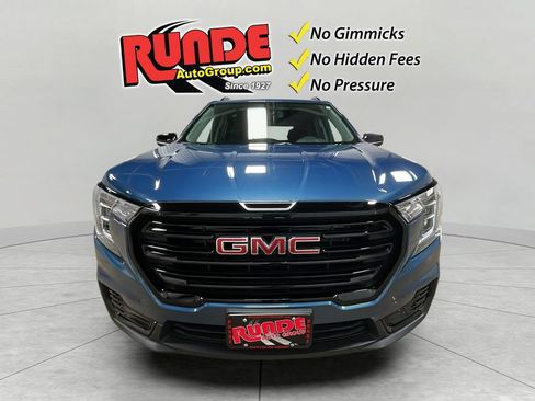 Used 2024 GMC Terrain SLE w/ Driver Convenience Package AWD/4WD image 9