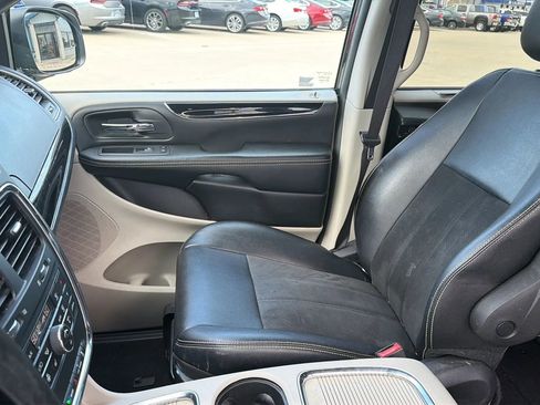 Used 2019 Dodge Grand Caravan SXT w/ Driver Convenience Group FWD image 60