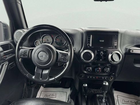 Used 2015 Jeep Wrangler Unlimited Rubicon w/ Dual Top Group AWD/4WD image 17
