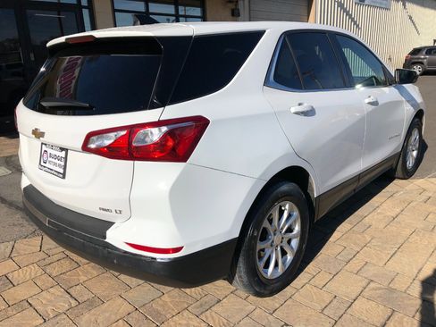 Used 2020 Chevrolet Equinox LT image 2