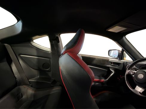 Used 2019 Toyota 86 RWD image 38