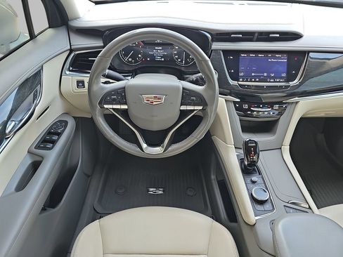 Used 2020 Cadillac XT6 Premium Luxury w/ LPO, Floor Liner Package AWD/4WD image 17