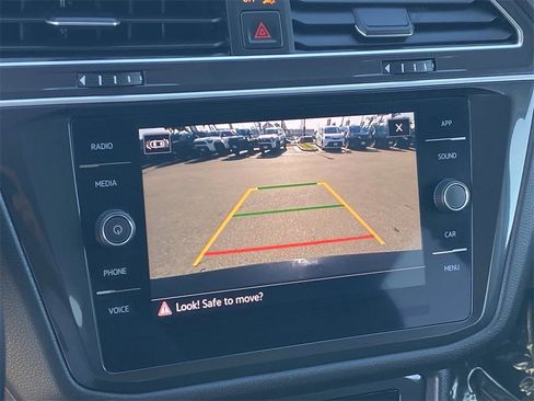 Used 2024 Volkswagen Tiguan SE image 28