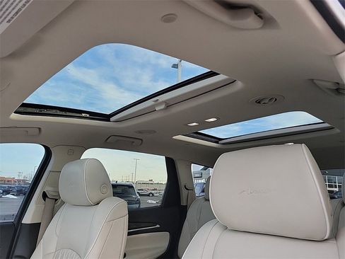 Used 2023 Buick Enclave Avenir w/ Avenir Technology Package image 31