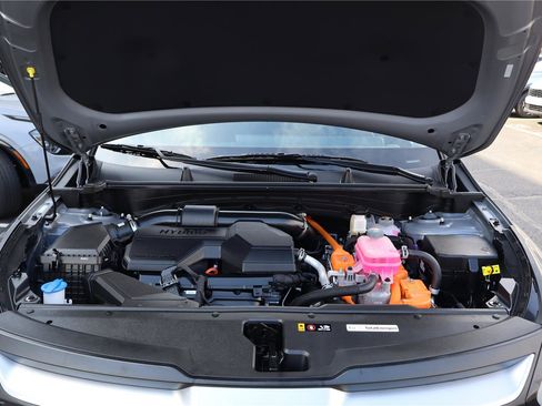 Certified 2025 Kia Sportage LX image 10